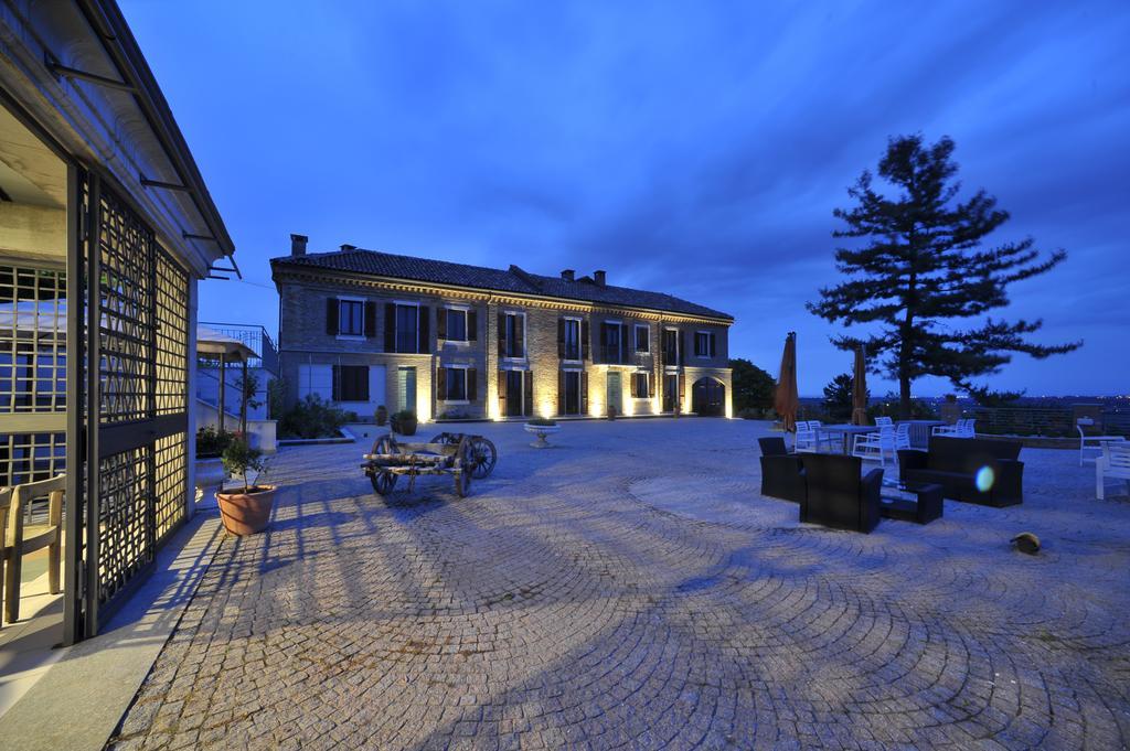 Cascina San Michele Bed & Breakfast Costigliole d'Asti Bagian luar foto