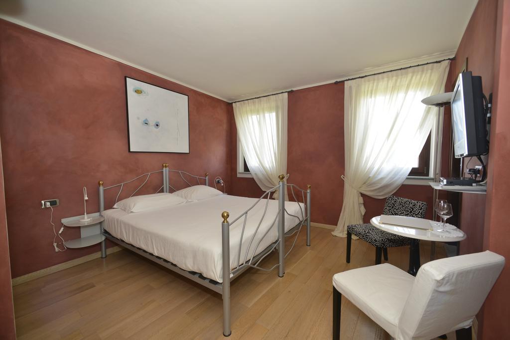 Cascina San Michele Bed & Breakfast Costigliole d'Asti Ruang foto
